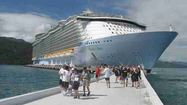 Royal Caribbean to Mandate COVID-19 Vaccine for Crew Members