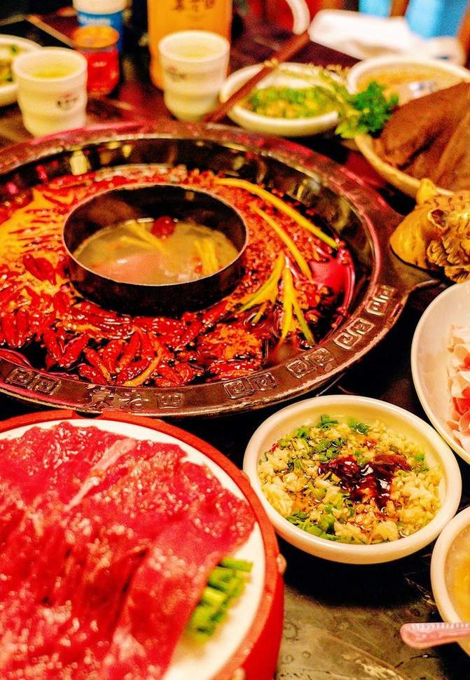 [adventure on the tip of the tongue: 2 days and 1 night] / a gourmet feast in Chengdu